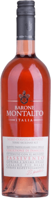 10,95 € 免费送货 | 玫瑰酒 Barone Montalto Collezione Famiglia Passivento Rosato I.G.T. Terre Siciliane 西西里岛 意大利 Nero d'Avola 瓶子 75 cl