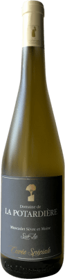 8,95 € Envio grátis | Vinho Branco Couillaud et Fils. Domaine de la Potardiere Sur Lies — Sobre Borras A.O.C. Muscadet-Sèvre et Maine Loire França Melon de Bourgogne 75 cl