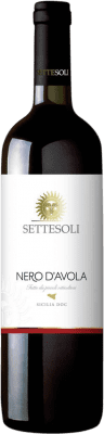 8,95 € Spedizione Gratuita | Vino rosso Settesoli D.O.C. Sicilia Sicilia Italia Nero d'Avola Bottiglia 75 cl