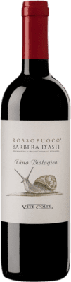 17,95 € 送料無料 | 赤ワイン Vite Colte Fuoco D.O.C. Barbera d'Asti ピエモンテ イタリア Barbera — バルベーラ 75 cl