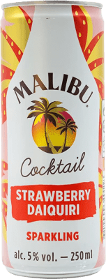 39,95 € Envío gratis | Caja de 12 unidades Ron Malibu Strawberry Daiquiri Sparkling Barbados Botellín 25 cl