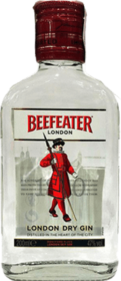 48,95 € Free Shipping | 6 units box Gin Beefeater Petaca United Kingdom Small Bottle 20 cl