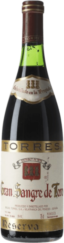 26,95 € Spedizione Gratuita | Vino rosso Familia Torres Gran Sangre de Toro D.O. Penedès Catalogna Spagna Syrah, Grenache, Carignan Bottiglia 75 cl