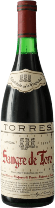 27,95 € Envoi gratuit | Vin rouge Familia Torres Sangre de Toro D.O. Penedès Catalogne Espagne Grenache, Carignan Bouteille 75 cl