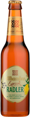 44,95 € Бесплатная доставка | Коробка из 24 единиц Пиво Alhambra Radler Андалусия Испания Бутылка на треть 33 cl Многоразовое Стекло