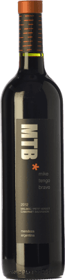 17,95 € Envío gratis | Vino Tinto Costaflores MTB* Mike Tango Bravo Roble I.G. Mendoza Luján de Cuyo Argentina Cabernet Sauvignon, Malbec, Petit Verdot Eco — Ecológico 75 cl