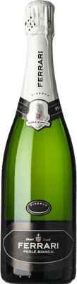 68,95 € 送料無料 | 白のスパークリングワイン Ferrari Perlé Brut — ブリュット レセルバ D.O.C. Trento トレンティーノアルトアディジェ イタリア Chardonnay — シャルドネ 75 cl