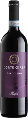 9,95 € Envío gratis | Vino Tinto Corte Giara D.O.C. Bardolino Veneto Italia Corvina, Rondinella, Molinara 75 cl