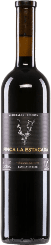 10,95 € 免费送货 | 红酒 Finca La Estacada Selección Varietales 岁 I.G.P. Vino de la Tierra de Castilla 卡斯蒂利亚 - 拉曼恰 西班牙 Tempranillo, Merlot, Syrah, Cabernet Sauvignon, Mazuelo 瓶子 75 cl