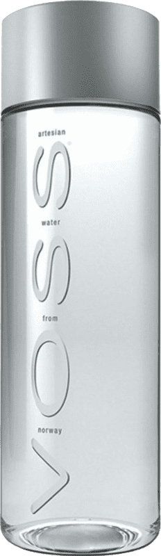 46,95 € Envío gratis | Caja de 24 unidades Agua VOSS Water PET Botellín Tercio 33 cl