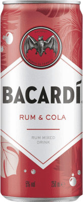 79,95 € Envío gratis | Caja de 24 unidades Refrescos y Mixers Bacardí Cola Bahamas Lata 25 cl