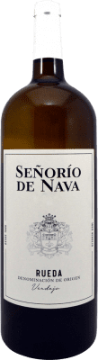 14,95 € Бесплатная доставка | Белое вино Señorío de Nava D.O. Rueda Кастилия-Леон Испания Verdejo — Вердехо Бутылка Магнум 1,5 L