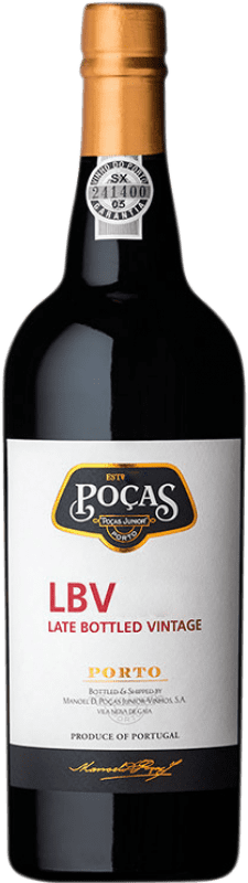17,95 € 免费送货 | 加强葡萄酒 Poças Júnior LBV Late Bottled Vintage — 晚装瓶年份波特酒 I.G. Porto 波尔图 葡萄牙 Touriga Franca, Touriga Nacional, Tinta Roriz, Tinta Cão, Tinta Barroca 75 cl