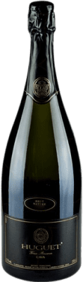 52,95 € Бесплатная доставка | Белое игристое Huguet de Can Feixes Природа Брута Гранд Резерв D.O. Cava Каталония Испания Pinot Black, Macabeo, Parellada бутылка Магнум 1,5 L