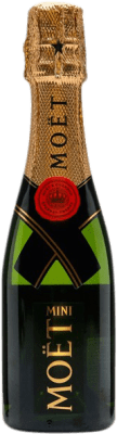 18,95 € Бесплатная доставка | Белое игристое Moët & Chandon Imperial брют Гранд Резерв A.O.C. Champagne Франция Pinot Black, Chardonnay, Pinot Meunier Маленькая бутылка 20 cl