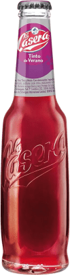 44,95 € Envío gratis | Caja de 24 unidades Refrescos y Mixers La Casera Tinto de Verano España Botellín 27 cl