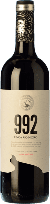 14,95 € Free Shipping | Red Wine Finca Río Negro 992 I.G.P. Vino de la Tierra de Castilla Castilla la Mancha Spain Tempranillo, Syrah — Shiraz Bottle 75 cl