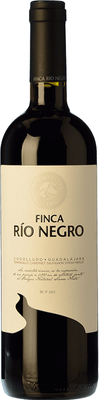 22,95 € Spedizione Gratuita | Vino Rosso Finca Río Negro I.G.P. Vino de la Tierra de Castilla Castilla-La Mancha Spagna Tempranillo, Merlot, Syrah, Cabernet Sauvignon 75 cl