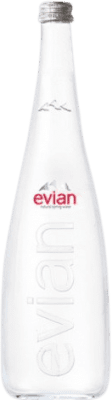 27,95 € 免费送货 | 盒装12个 水 Evian Mineral Natural — 天然矿物 法国 75 cl